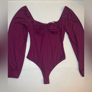 Le Lis Maroon Long Sleeve Bodysuit Sweetheart Neckline Ribbed Size M